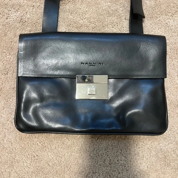 Nannini Elegant Black Leather Bag - Picture 2 of 10